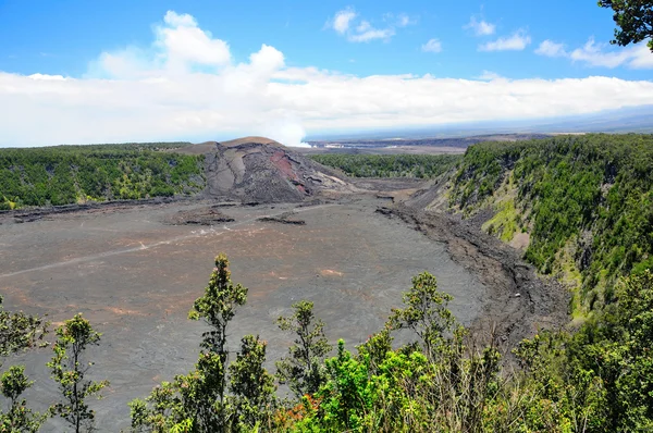 Kráter v tropechkratern i tropikerna — Stockfoto