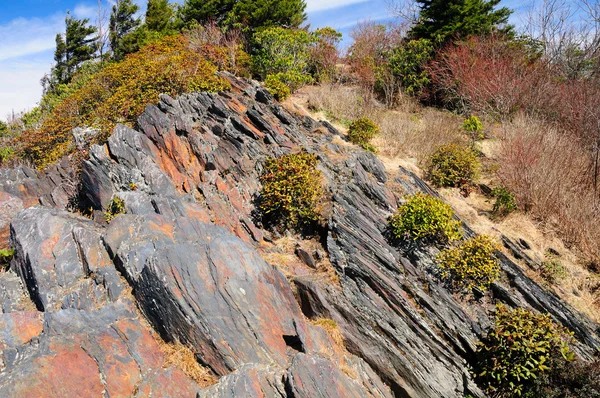 Dumanlı dağlar taşlar — Stok fotoğraf