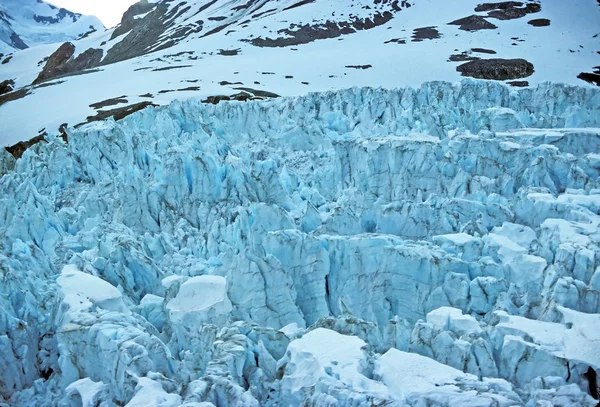 Lód wpada z lodowca muir — Zdjęcie stockowe