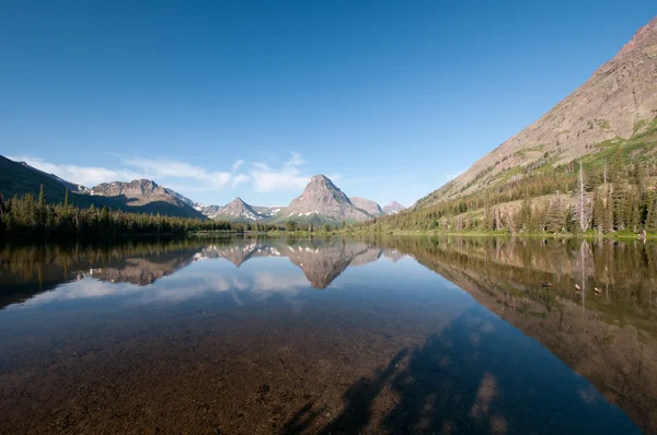 Morning on an Alpine Lake — Stock Photo, Image