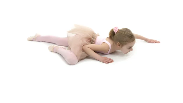 Kleines Mädchen studing balet — Stockfoto