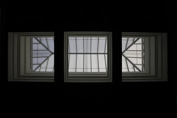 Sky trough the roof — Stock Photo, Image