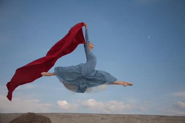 Літаючих балерина — стокове фото