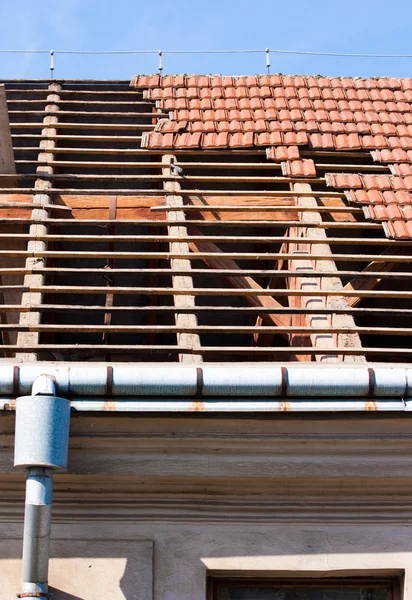 Roof restoration — Stock Photo, Image