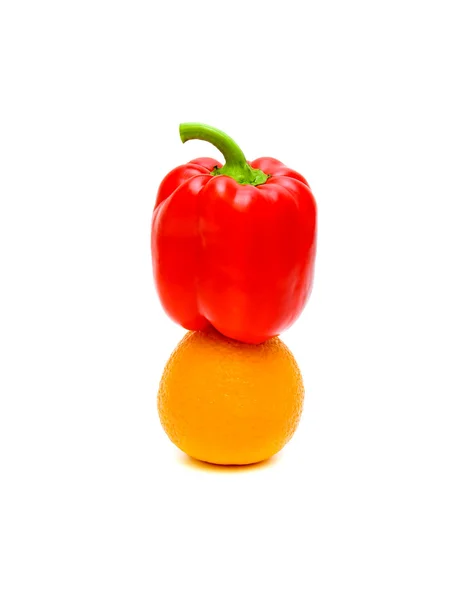 Red pepper and mandarin orange on white background — Stock Photo, Image