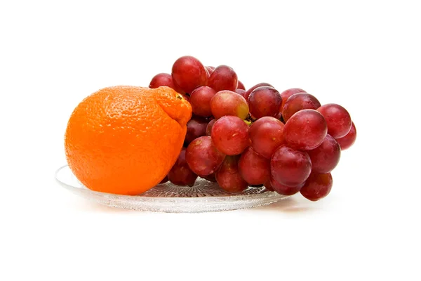 Frutas maduras e frescas fechadas sobre fundo branco — Fotografia de Stock