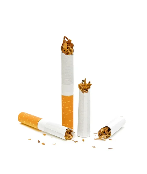 禁止吸烟。断的香烟. — 图库照片
