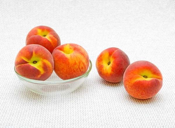 五成熟的桃子 — 图库照片