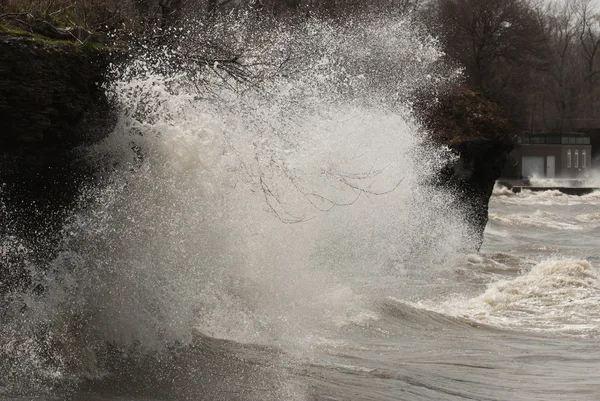 Crashing Waves Pe Plaja Cliff — Fotografie, imagine de stoc