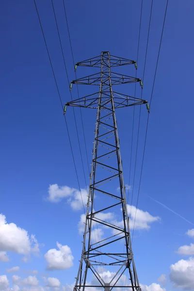 Elektriska pylon, högspänning linje — Stockfoto