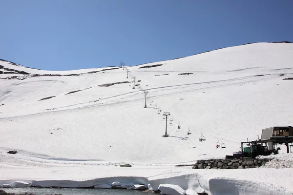 Snowy mountain resort ve Norveç'te kış sporları — Stok fotoğraf