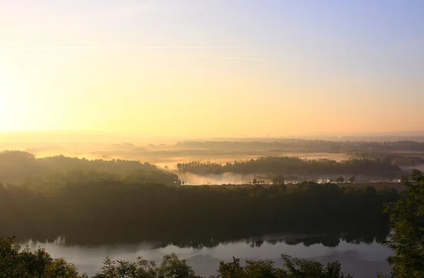 Daybreak in the mist of the valley of the Seine — Stock Photo, Image