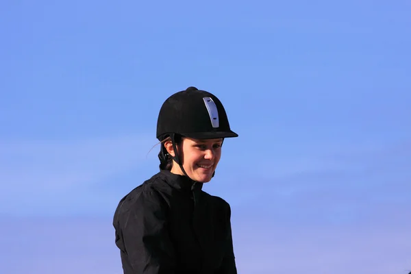 Porträtt av en ung ryttare innan en tävling — Stockfoto
