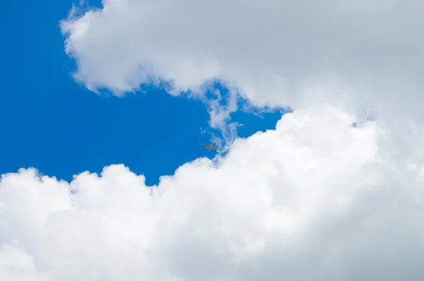 Nuvem e azul — Fotografia de Stock