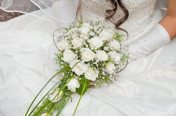 Wedding bouquet in hand — Stock Photo, Image