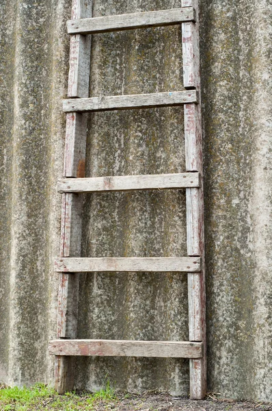 Escalera de madera —  Fotos de Stock
