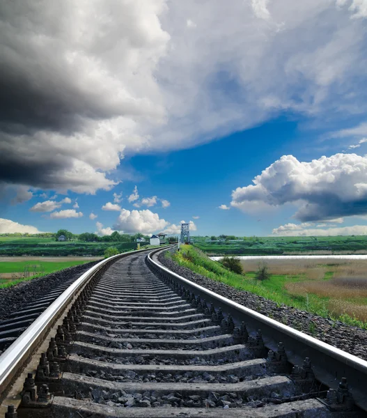 Железная дорога к горизонту — стоковое фото