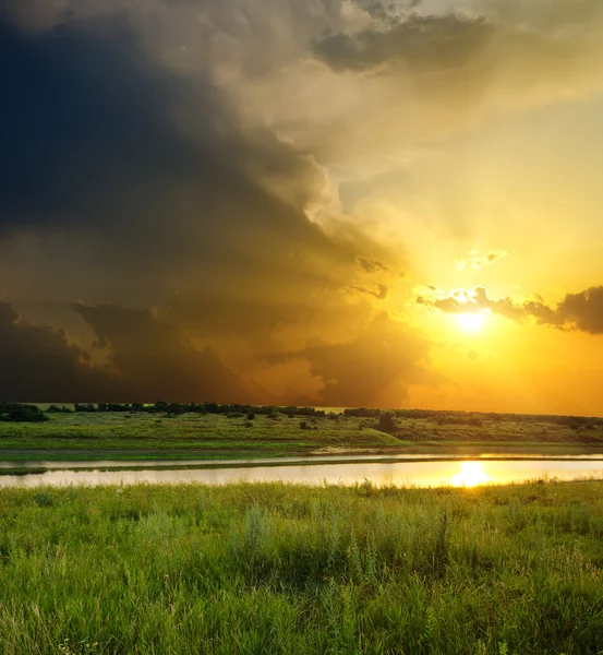 Sunset over river — Stock Photo, Image