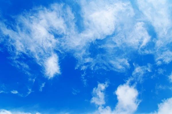 Derin mavi gökyüzü — Stok fotoğraf