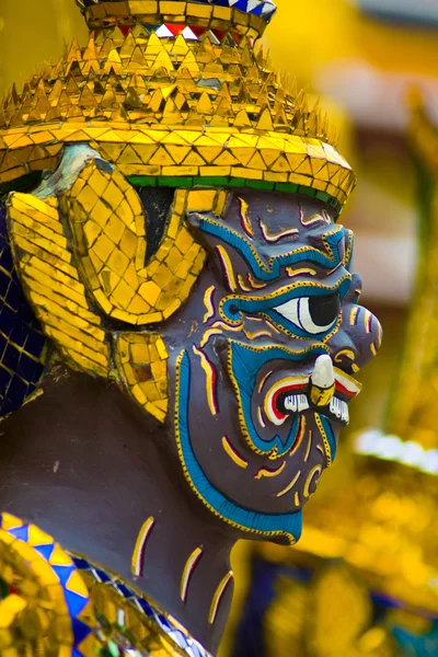 Rosto da escultura Garuda — Fotografia de Stock