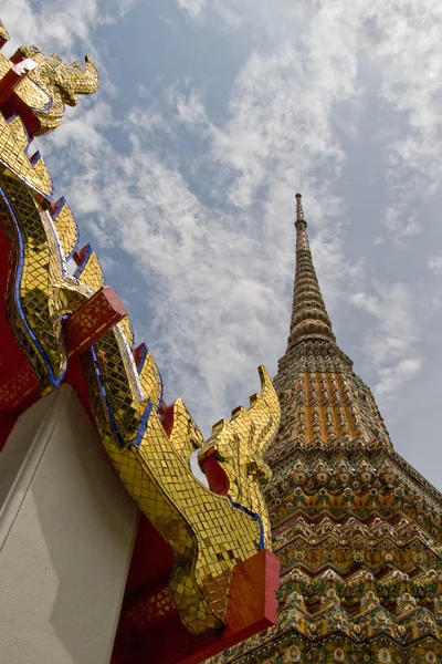 Wat pho buddhistický chrám, bangkok, Thajsko. — Stock fotografie
