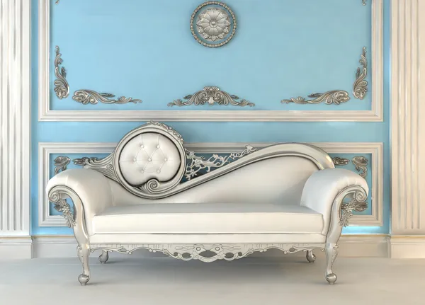 Sofá de lujo con lámpara en magnificencia interior — Foto de Stock
