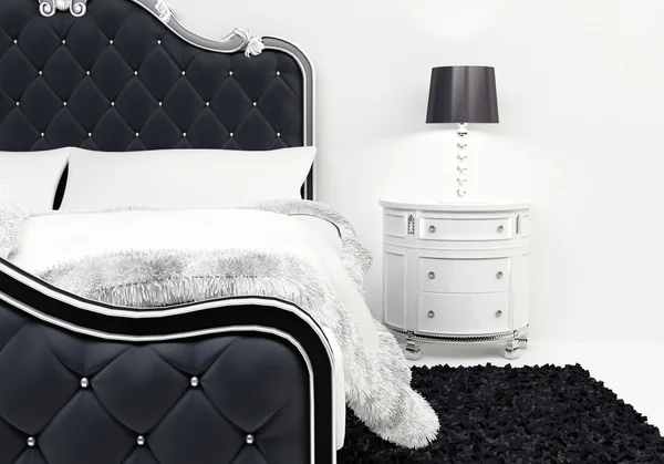 Cuscini e rivestimento sul lussuoso letto in appartamento Deluxe. F — Foto Stock