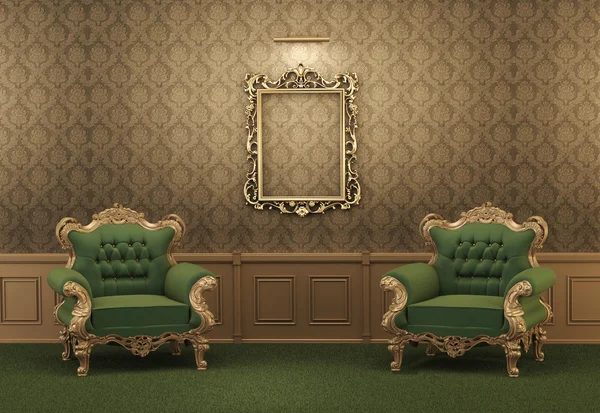 Sessel und leerer goldener Rahmen an einer Wand. Königswohnung. lux — Stockfoto