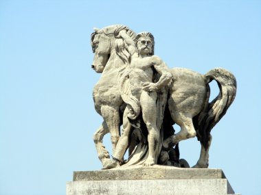 insan ve at Paris heykel