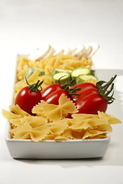 Pasta y verduras italianas — Foto de Stock