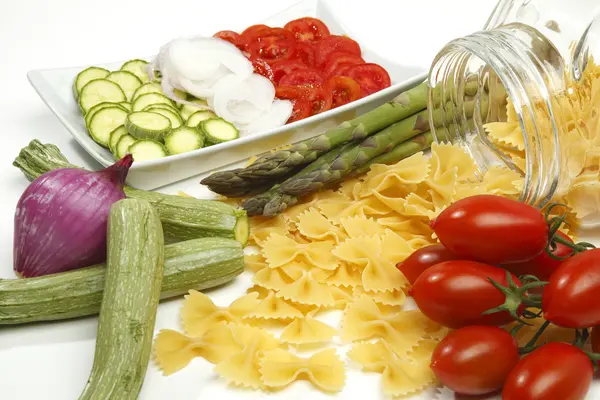 Farfalle tomatoes and vegetables