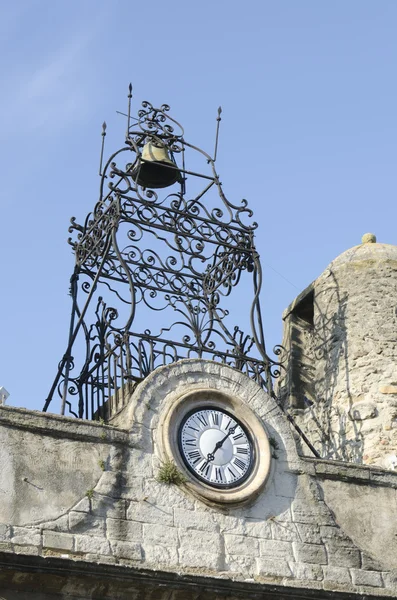 Campana y reloj de Camaret-sur-Aigues en Provenza — Foto de Stock