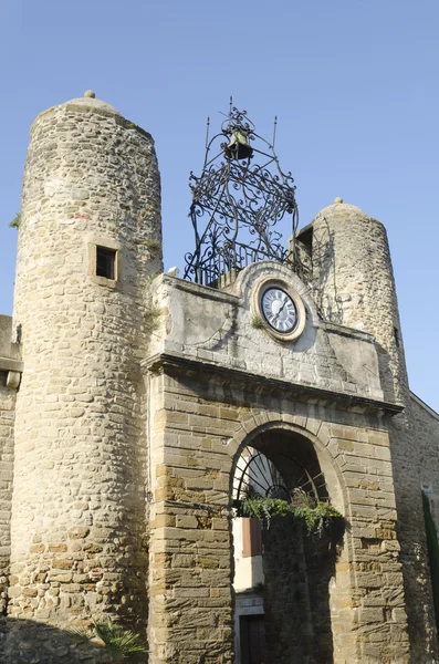 Oude deur van camaret-sur-aigues stad in de provence — Stockfoto