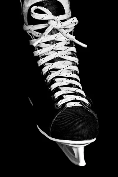 Skate no fundo preto — Fotografia de Stock