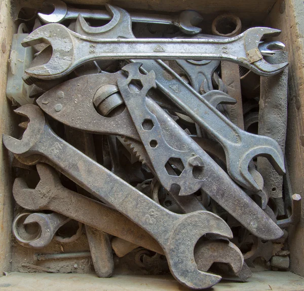 Vecchi utensili in scatola di legno — Foto Stock