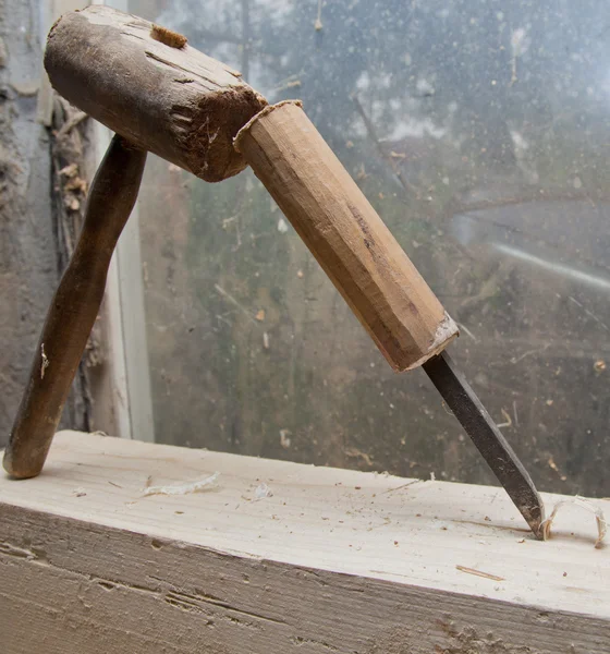 Scalpello e martello — Foto Stock