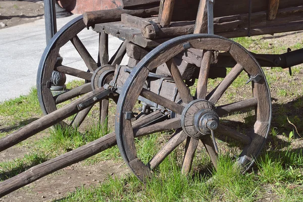 Деревянные колеса — стоковое фото