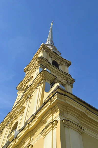 Zvonice chrámu svatého Petra a Pavla — Stock fotografie