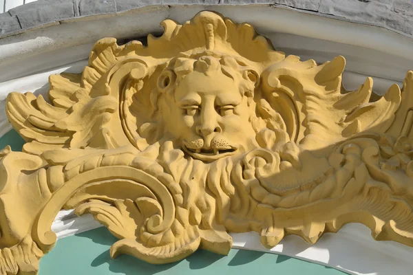 Bas-relief. Architectural detail of Winter Palace. — Stock Photo, Image
