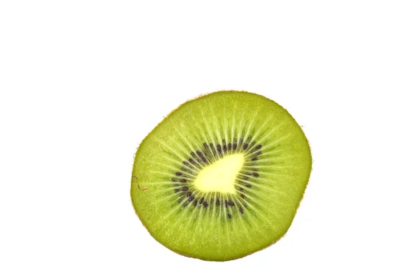 Vers gesneden kiwi op een witte achtergrond — Stockfoto