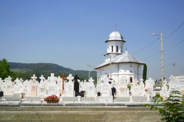 Ortodoks Kilisesi ve mezarlığı