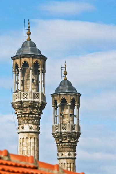 Минарет мечети — стоковое фото