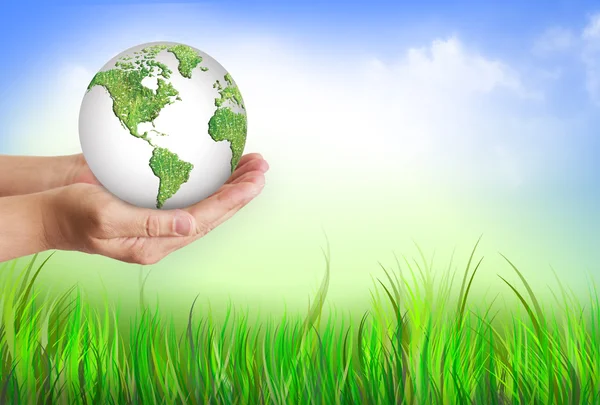 Manos sosteniendo el globo. Concepto de energía ambiental . — Foto de Stock