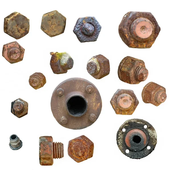 Cabezales de tornillo oxidados viejos, pernos, válvula, aislados sobre fondo blanco — Foto de Stock