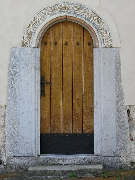 Porta da igreja ortodoxa velha — Fotografia de Stock