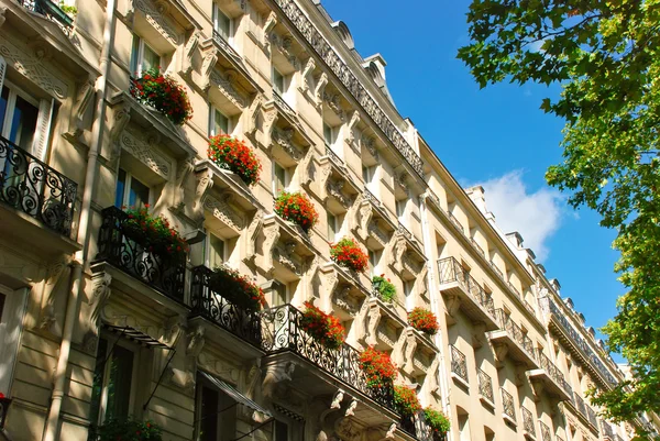 Гарний будинок в Парижі — стокове фото