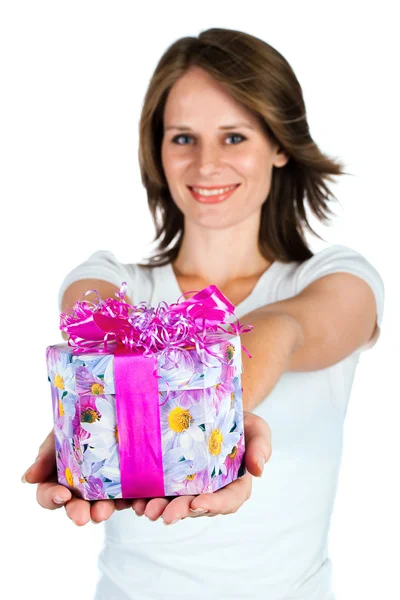 Женщина с подарком — стоковое фото