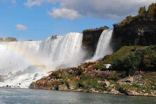 Regenbogen bei den Niagarafällen — Stockfoto
