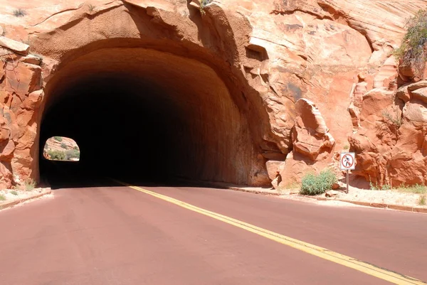 Rocky Tunnel at Zion — Stock Photo, Image