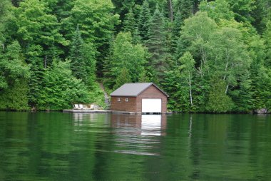 laurentians dağ gölü Quebec